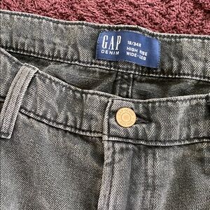 GAP Men’s Jeans in Charcoal